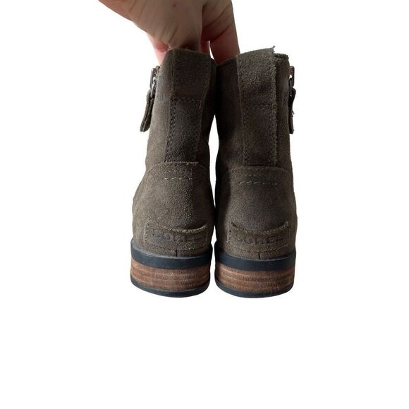 SOREL sz.6 Out And About Glow Waterproof Ankle Boots Booties  Sorel Ankle Boots Women Size 6 Zip Green Olive Leather